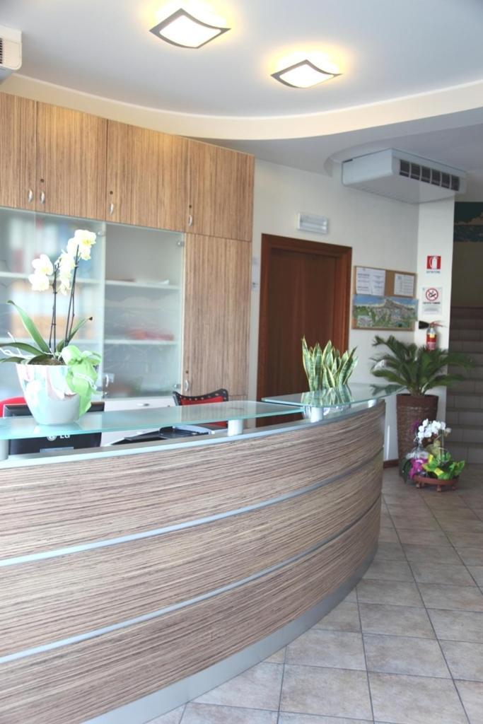 Aparthotel Gioia กาออร์เล ภายนอก รูปภาพ
